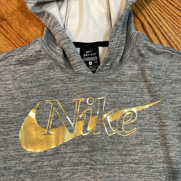 Girl’s Nike Hoodie/Sweatshirt. Size Medium. Excellent Condition. - Picture 4 of 8